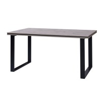 Table pour salle à manger MALAGA 160 cm - Plateau effet chêne wellington et pieds en métal noir.