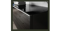 Buffet 180cm 2 portes et 2 tiroirs collection ZANTE. Coloris noir brillant pailleté. LED inclus