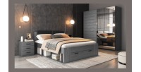 Chambre à coucher FLOYD : Armoire 200cm, Lit 180x200, commode, chevets. Coloris gris effet bois.